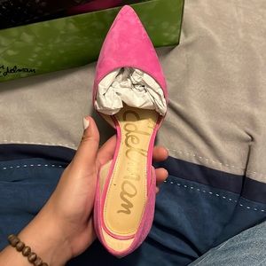 Sam Edelman pink suade pump